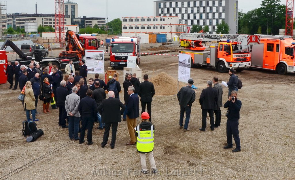 Erster Spatenstich Neues Feuerwehrzentrum Koeln Kalk Gummersbacherstr P058.JPG - Miklos Laubert